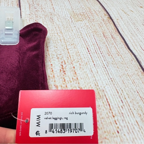 Spanx Womens Rich burgundy Velvet leggings size Medium - Picture 5 of 11